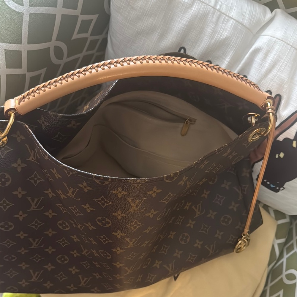 Louis Vuitton  GM Artsy - Picture 14 of 17